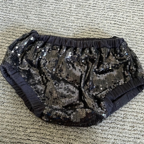 Girls 18 month old black sequined bloomers - Picture 1 of 2